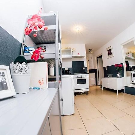 Sunny Apartment At Rostock - Pink Ngoại thất bức ảnh