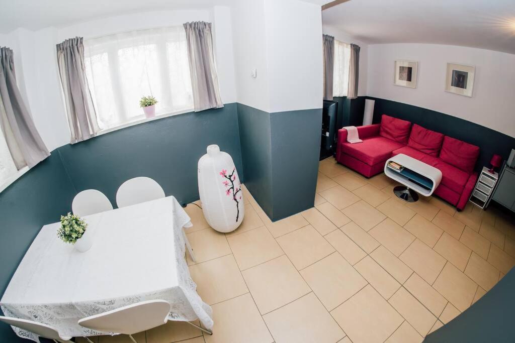 Sunny Apartment At Rostock - Pink Ngoại thất bức ảnh
