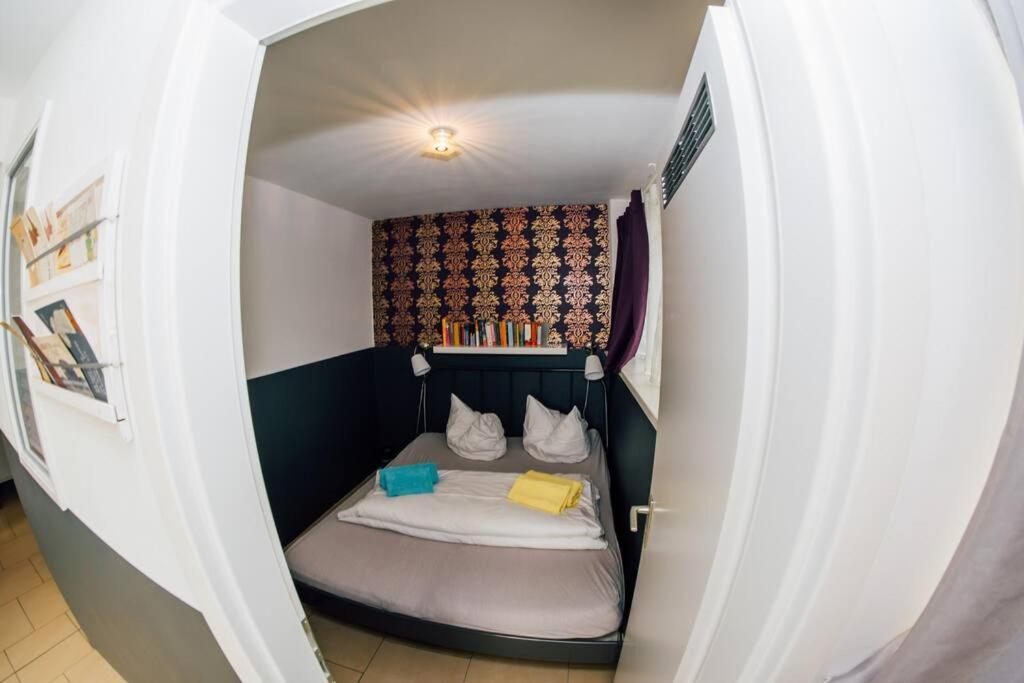 Sunny Apartment At Rostock - Pink Ngoại thất bức ảnh