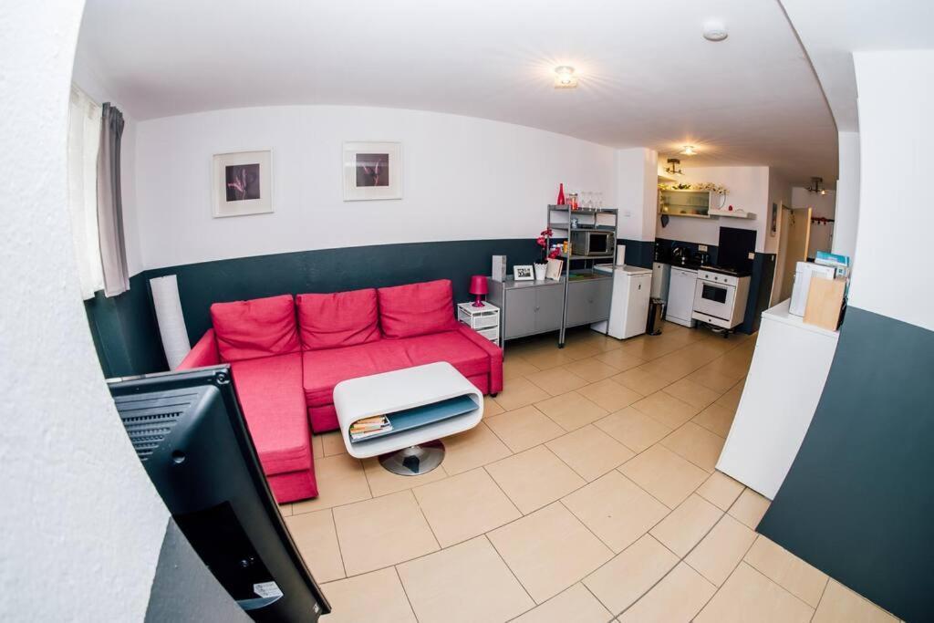 Sunny Apartment At Rostock - Pink Ngoại thất bức ảnh